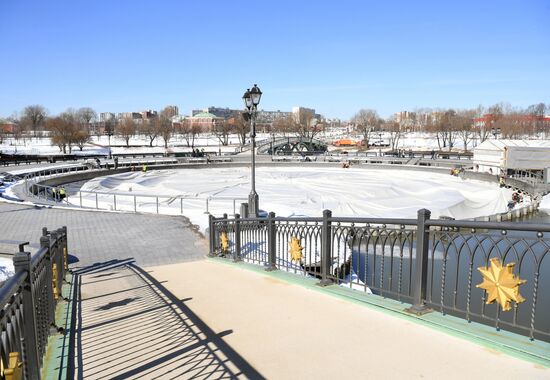 Подготовка к открытию фонтана в музее-заповеднике "Царицыно"