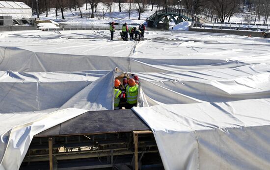 Подготовка к открытию фонтана в музее-заповеднике "Царицыно"