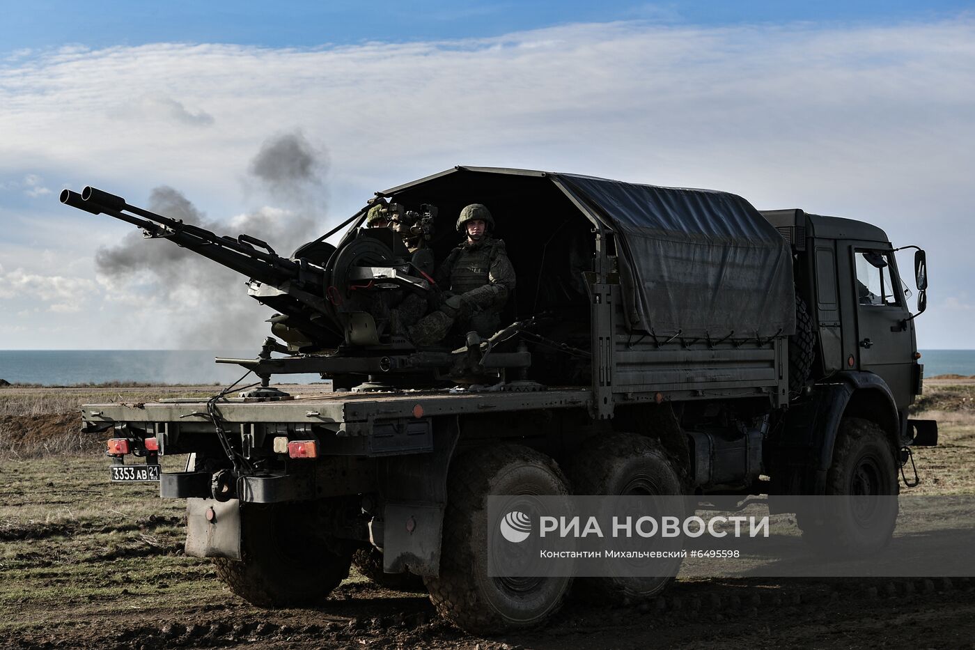 Тактические учения зенитного ракетного полка в Крыму