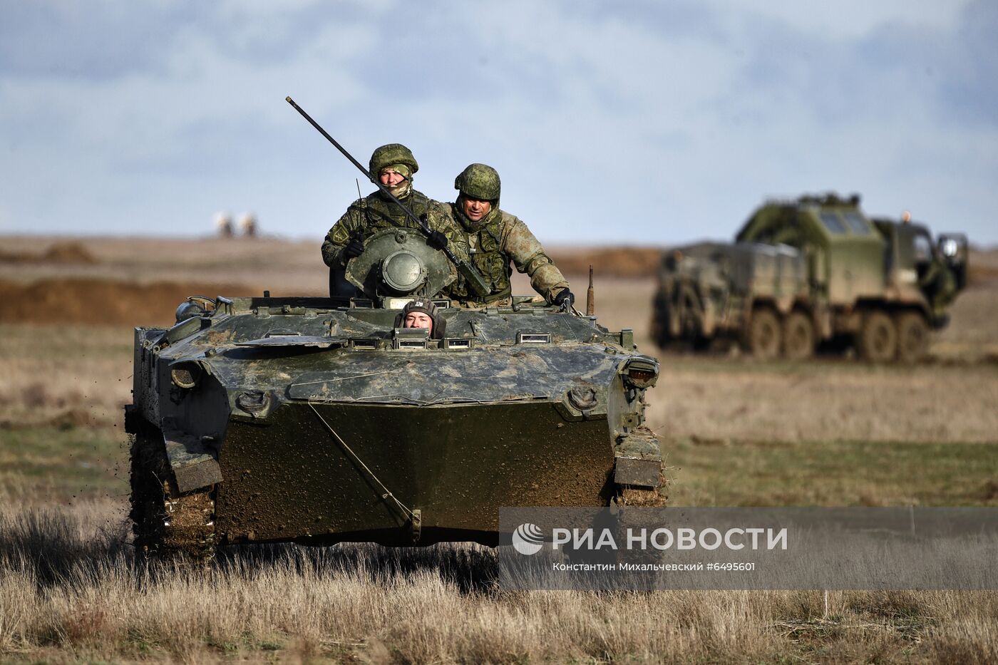 Тактические учения зенитного ракетного полка в Крыму