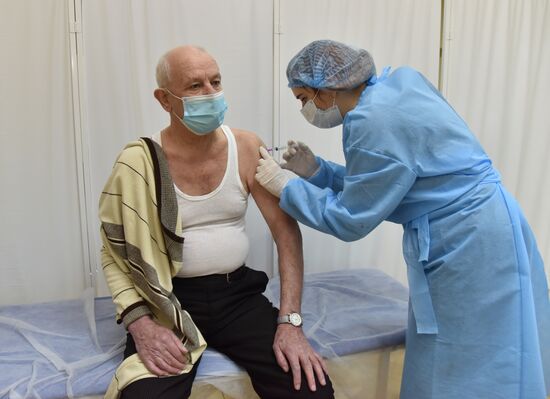Второй этап вакцинации от коронавируса на Украине
