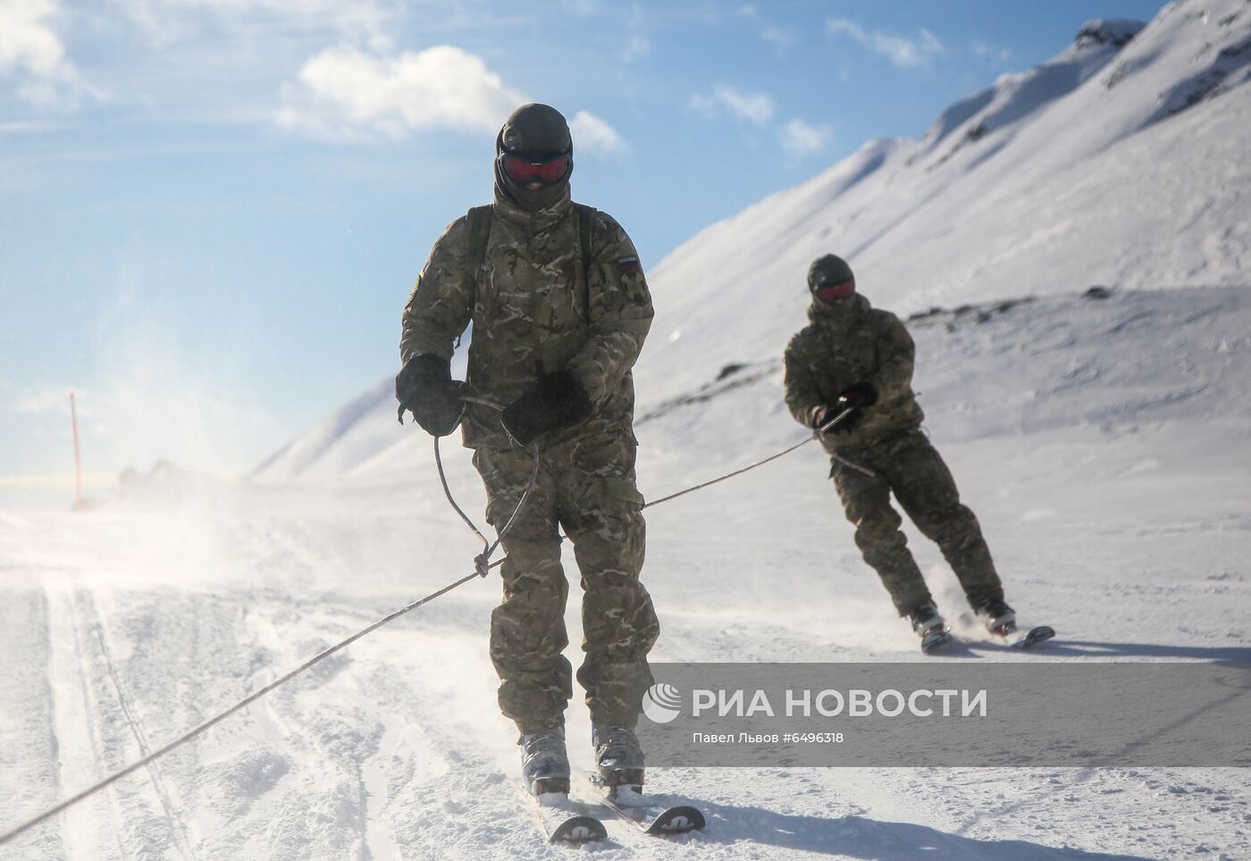 Занятия подразделения Росгвардии по горной подготовке в Хибинах