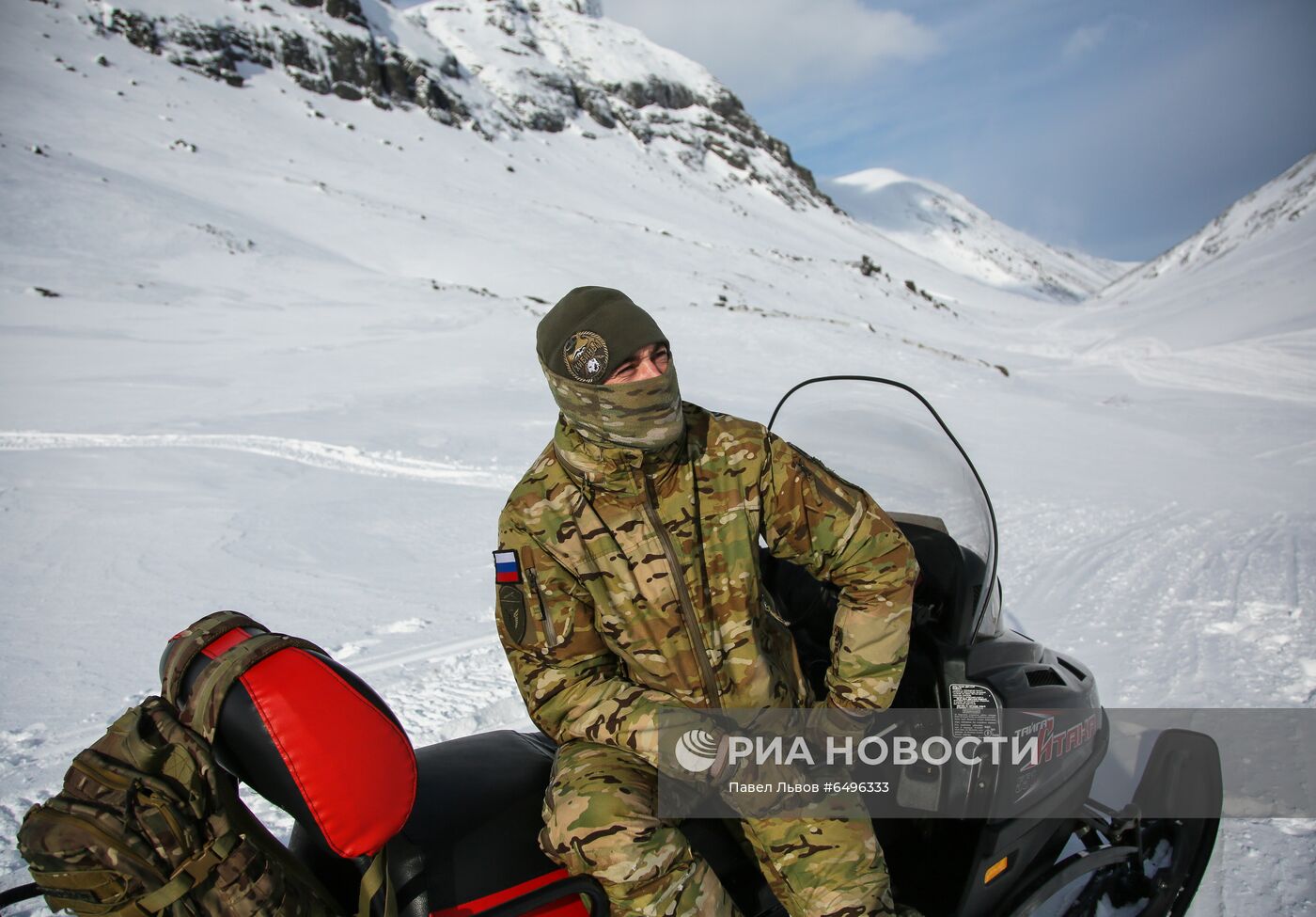 Занятия подразделения Росгвардии по горной подготовке в Хибинах