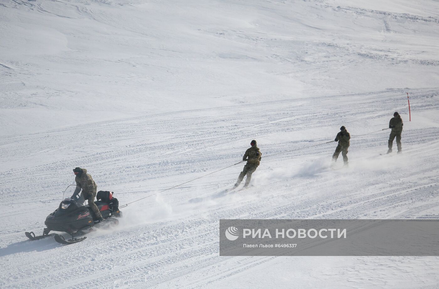 Занятия подразделения Росгвардии по горной подготовке в Хибинах