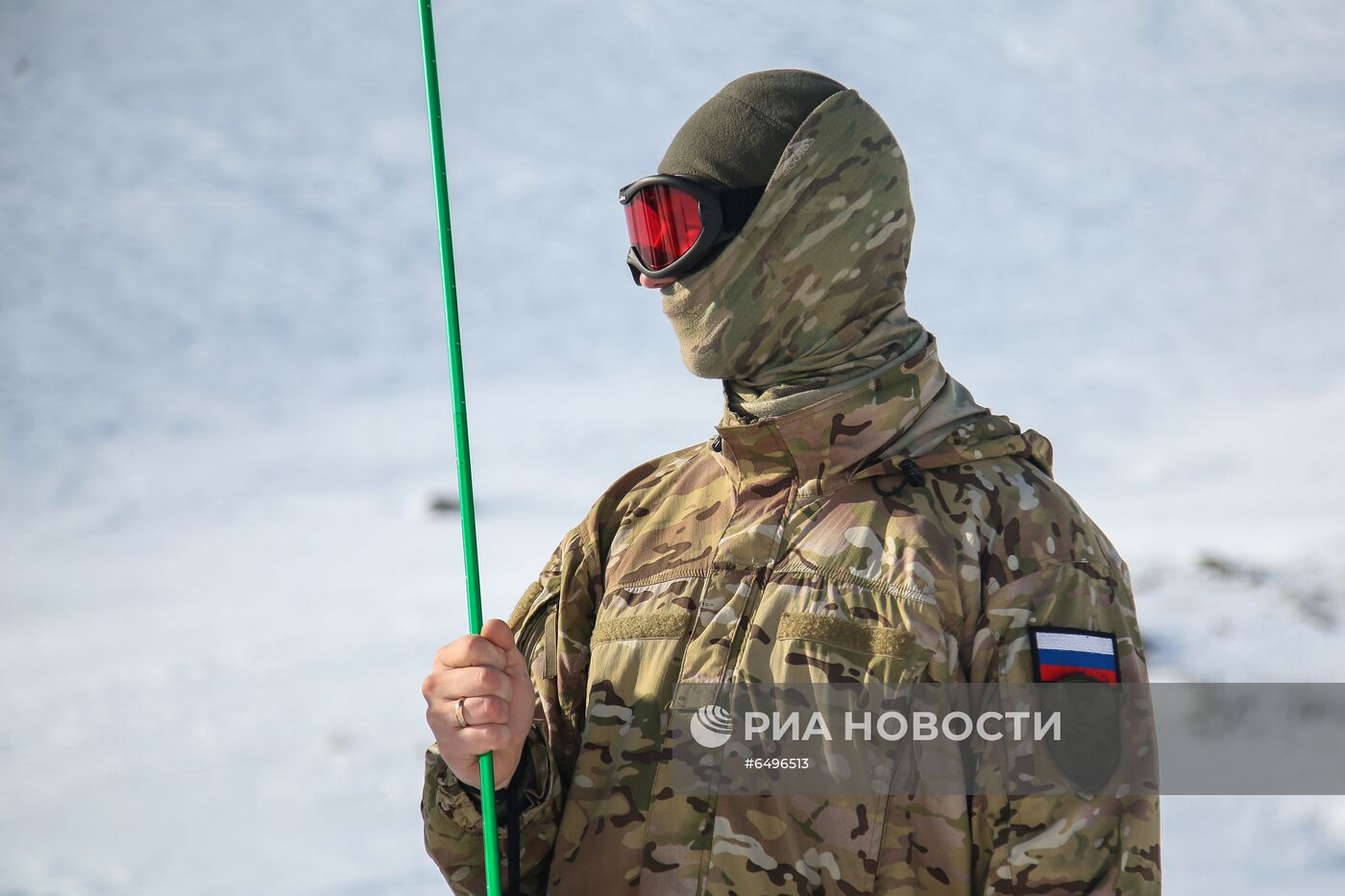 Занятия подразделения Росгвардии по горной подготовке в Хибинах