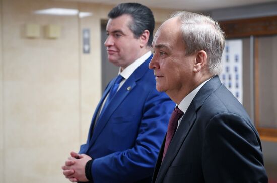 Брифинг А. Антонова после заседания комитета по международным делам 