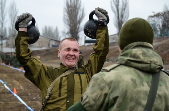 Соревнования по военной подготовке в Донецке