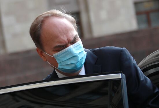 Посол России в США Антонов прибыл в МИД РФ