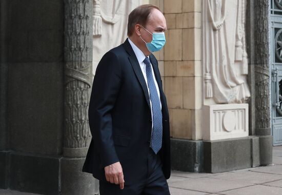 Посол России в США Антонов прибыл в МИД РФ