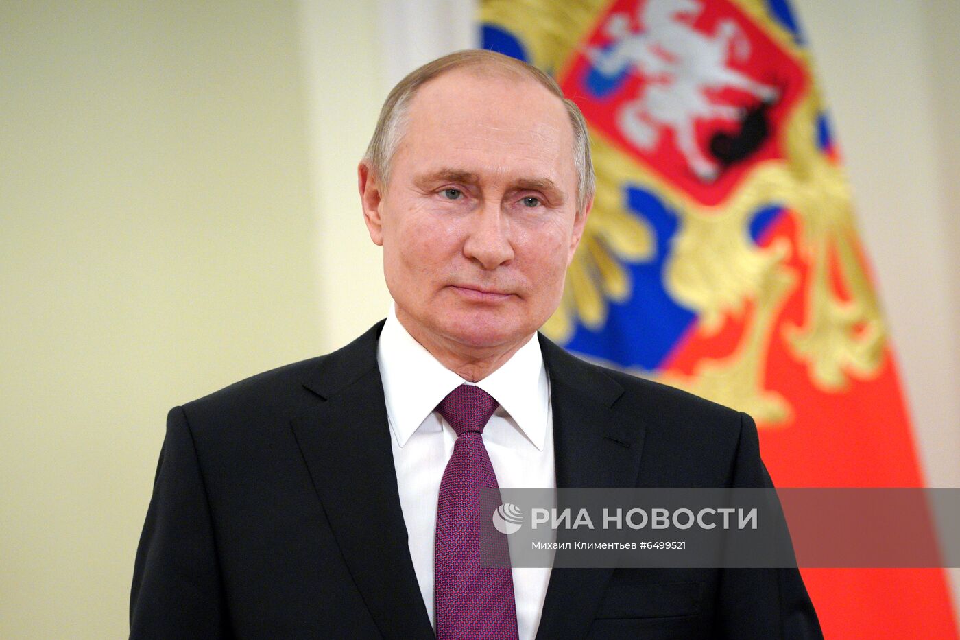 Президент РФ В. Путин выступил с обращением по случаю Дня войск национальной гвардии