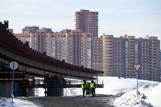 Строительство автомобильного моста через реку Обь