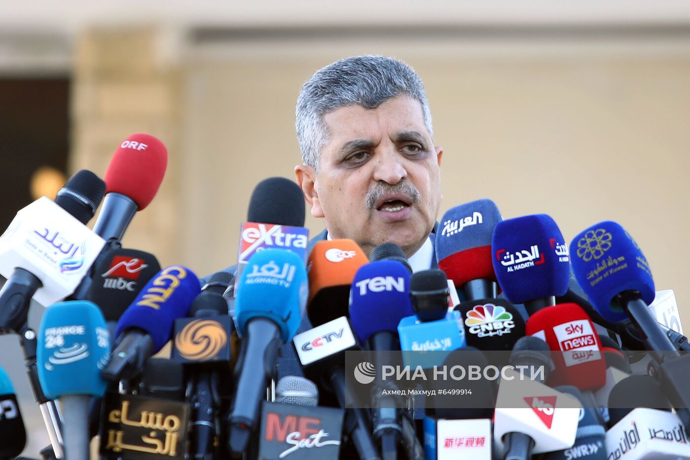 Пресс-конференция главы администрации Суэцкого канала Усамы Рабиа