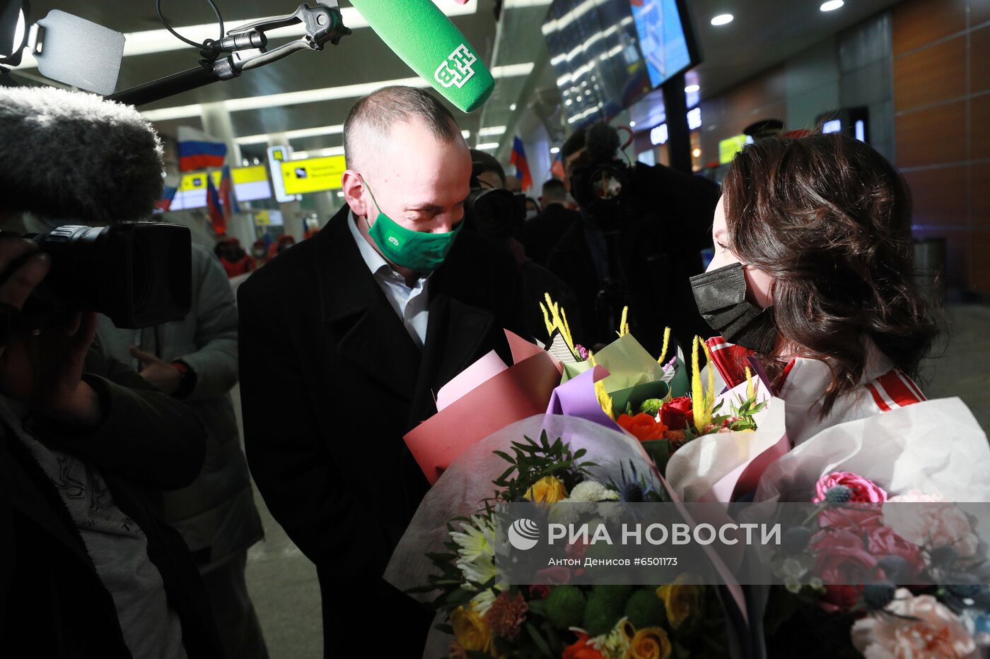 Прилет сборной России по фигурному катанию с чемпионата мира в Швеции