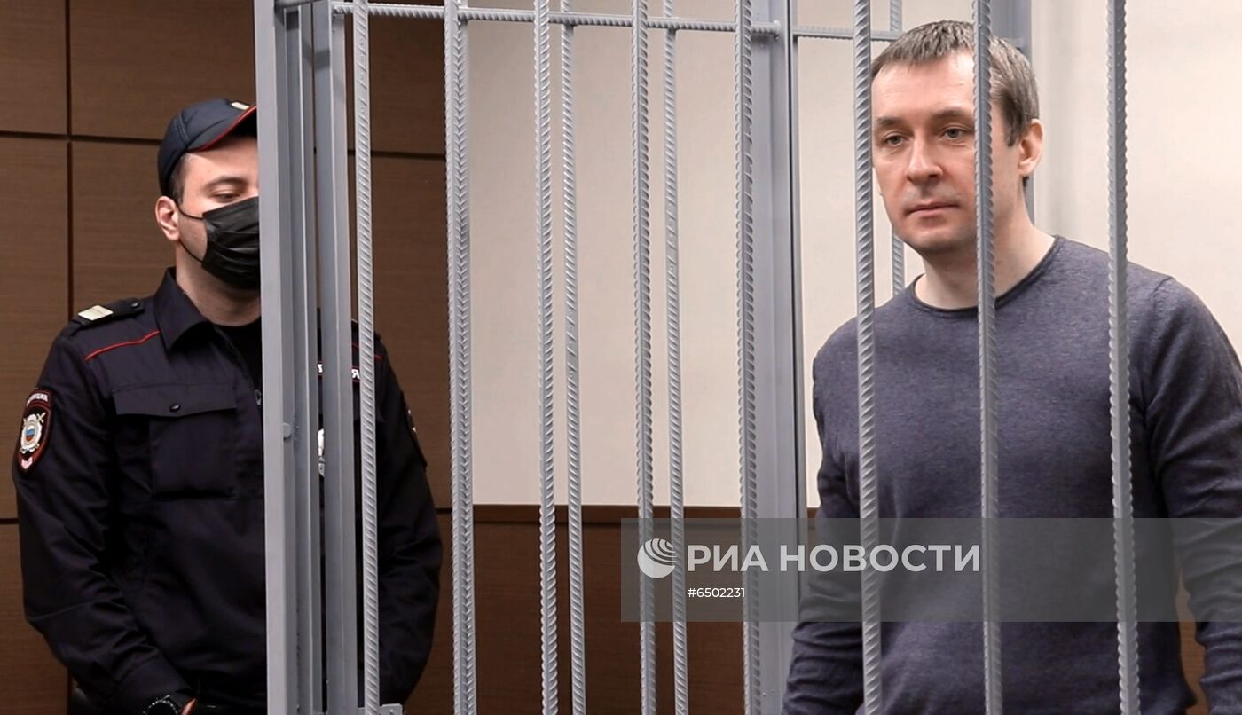 Слушания по существу уголовного дела в отношении Д. Захарченко