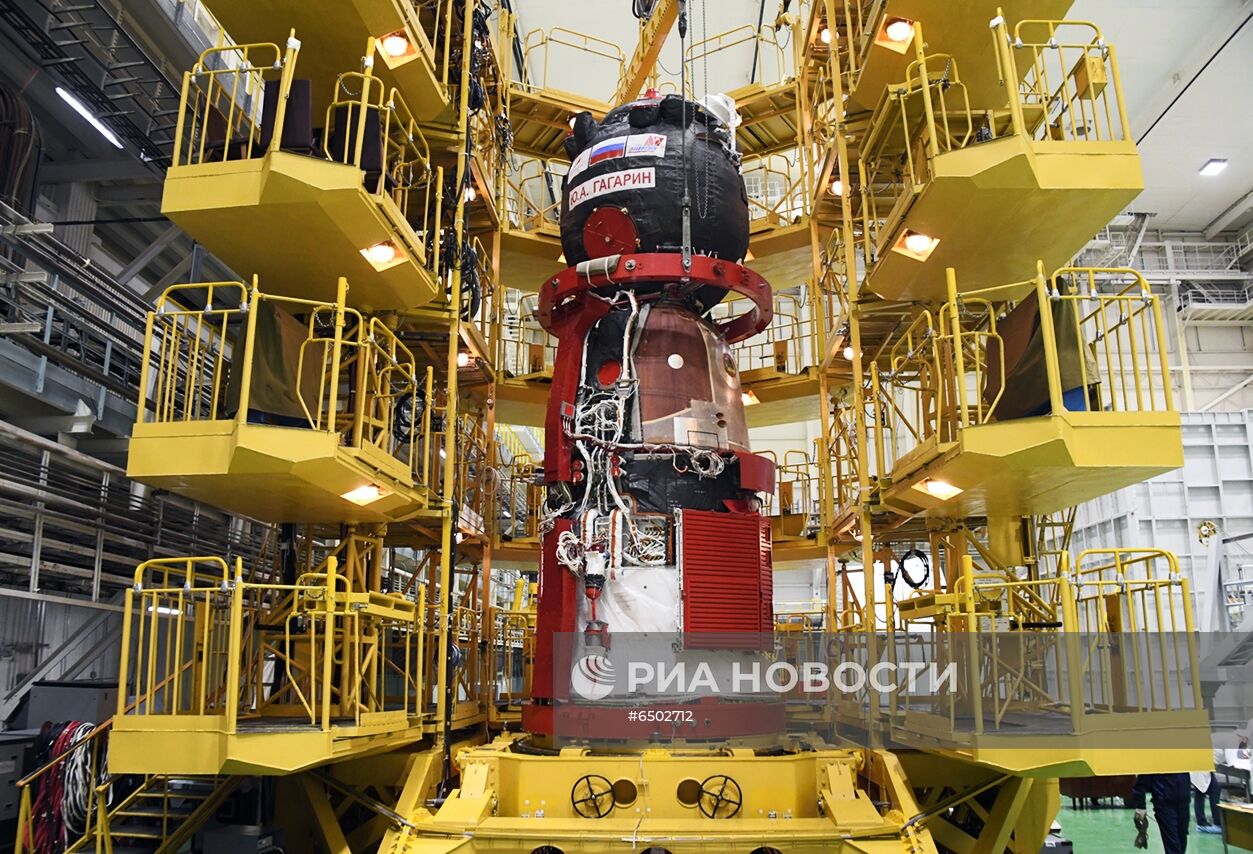 Корабль "Союз МС-18" доставлен на космодром Байконур 