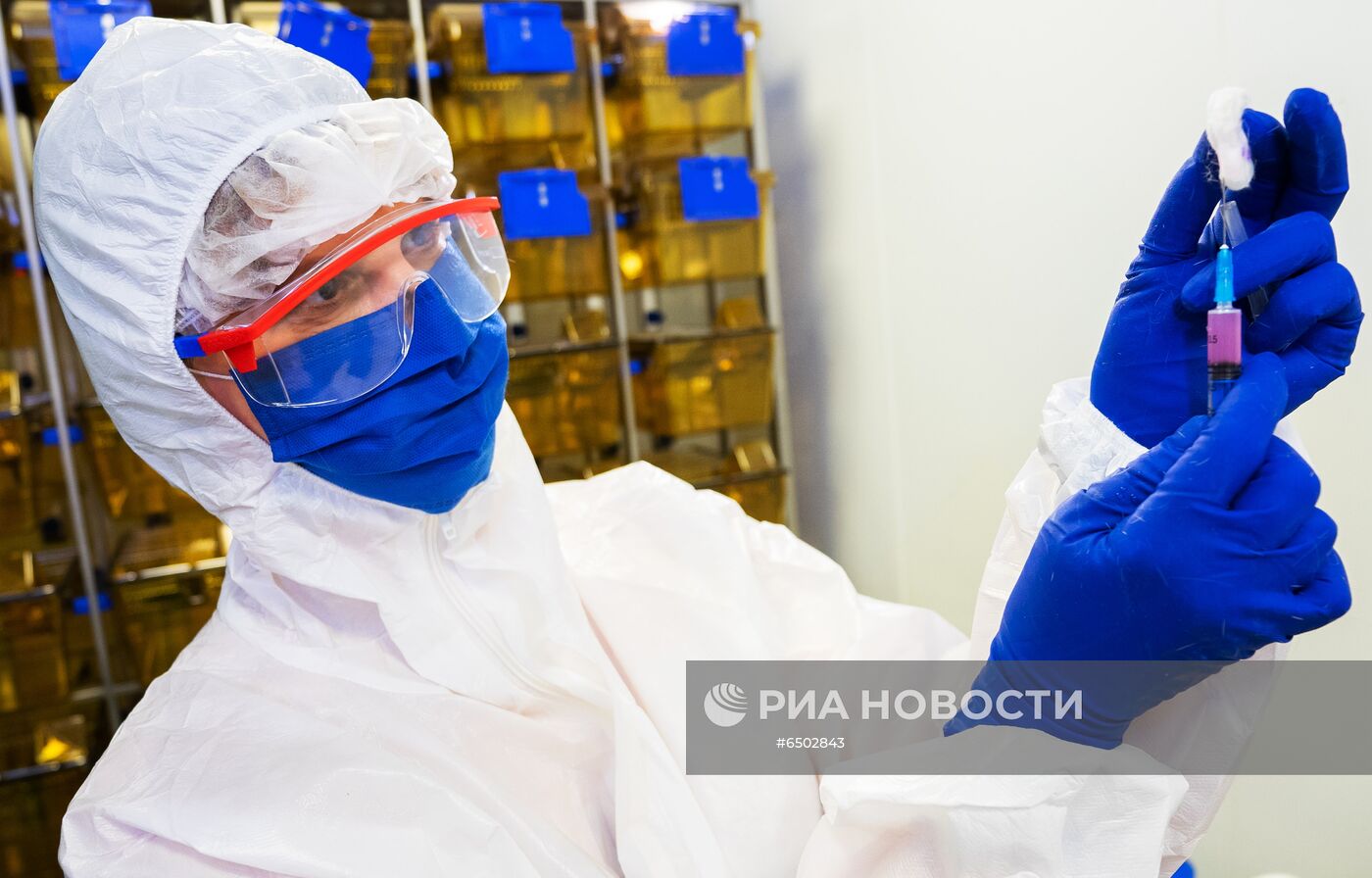 В России зарегистрирована первая в мире вакцина против COVID-19 для животных