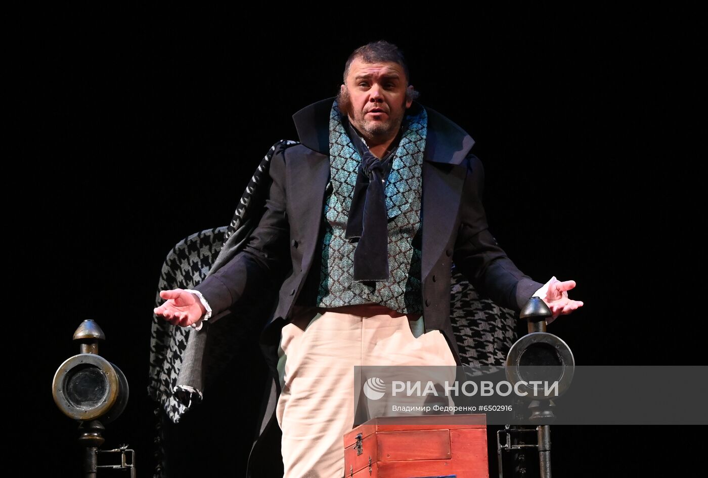 Спектакль "Мертвые души" в Малом театре