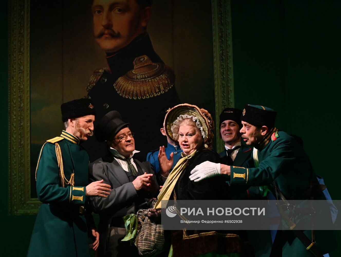 Спектакль "Мертвые души" в Малом театре