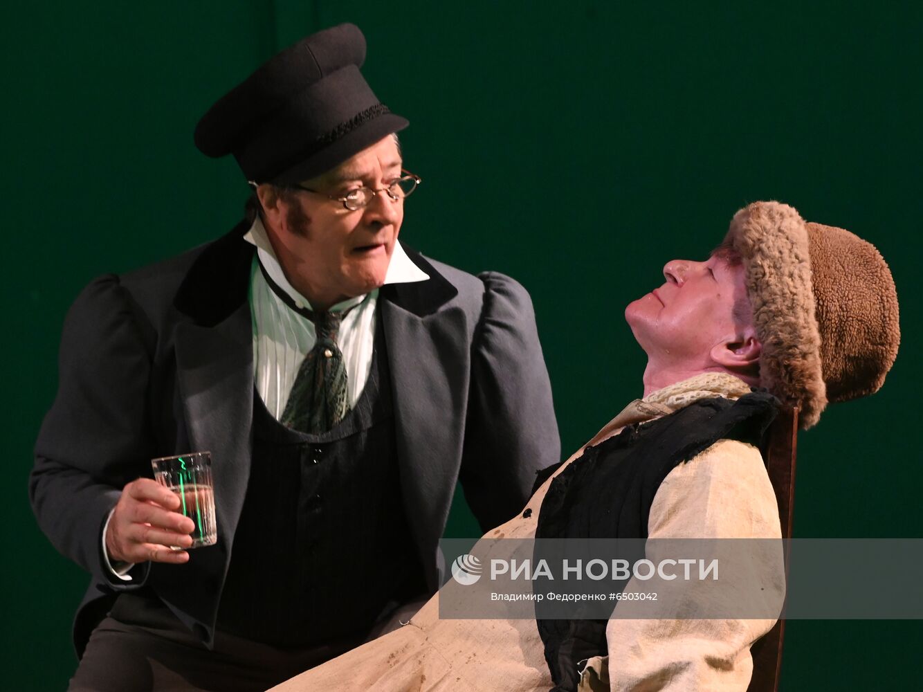 Спектакль "Мертвые души" в Малом театре