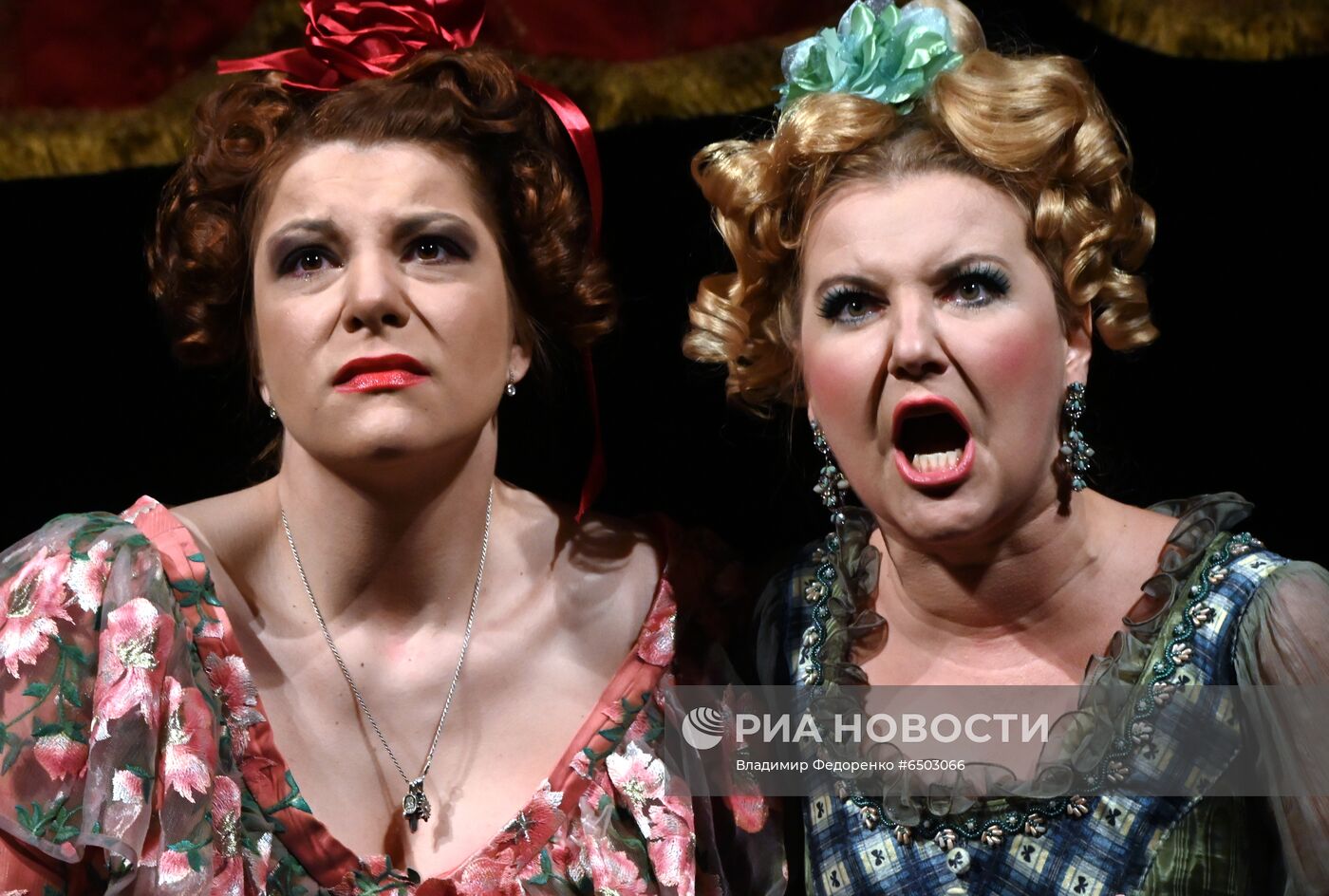 Спектакль "Мертвые души" в Малом театре