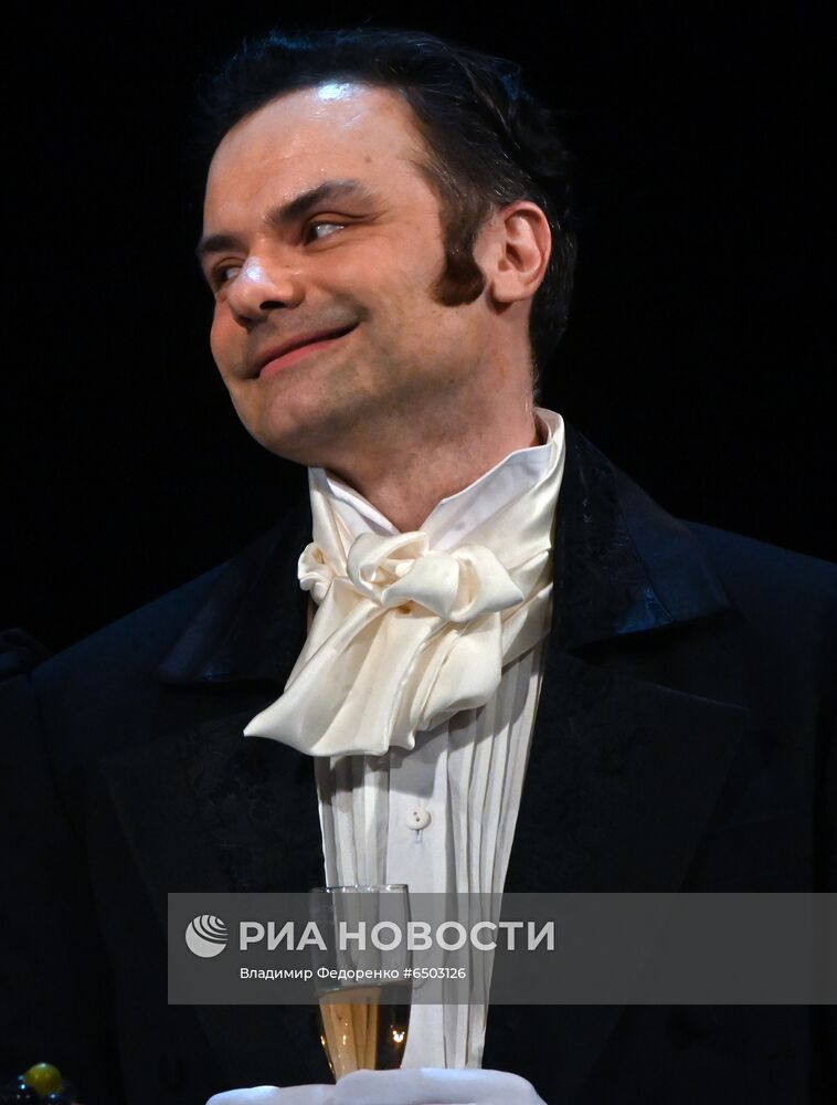 Спектакль "Мертвые души" в Малом театре