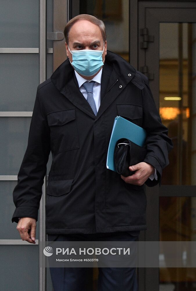 Заседание комитетов СФ по обороне и по международным делам с участием посла РФ в США А. Антонова