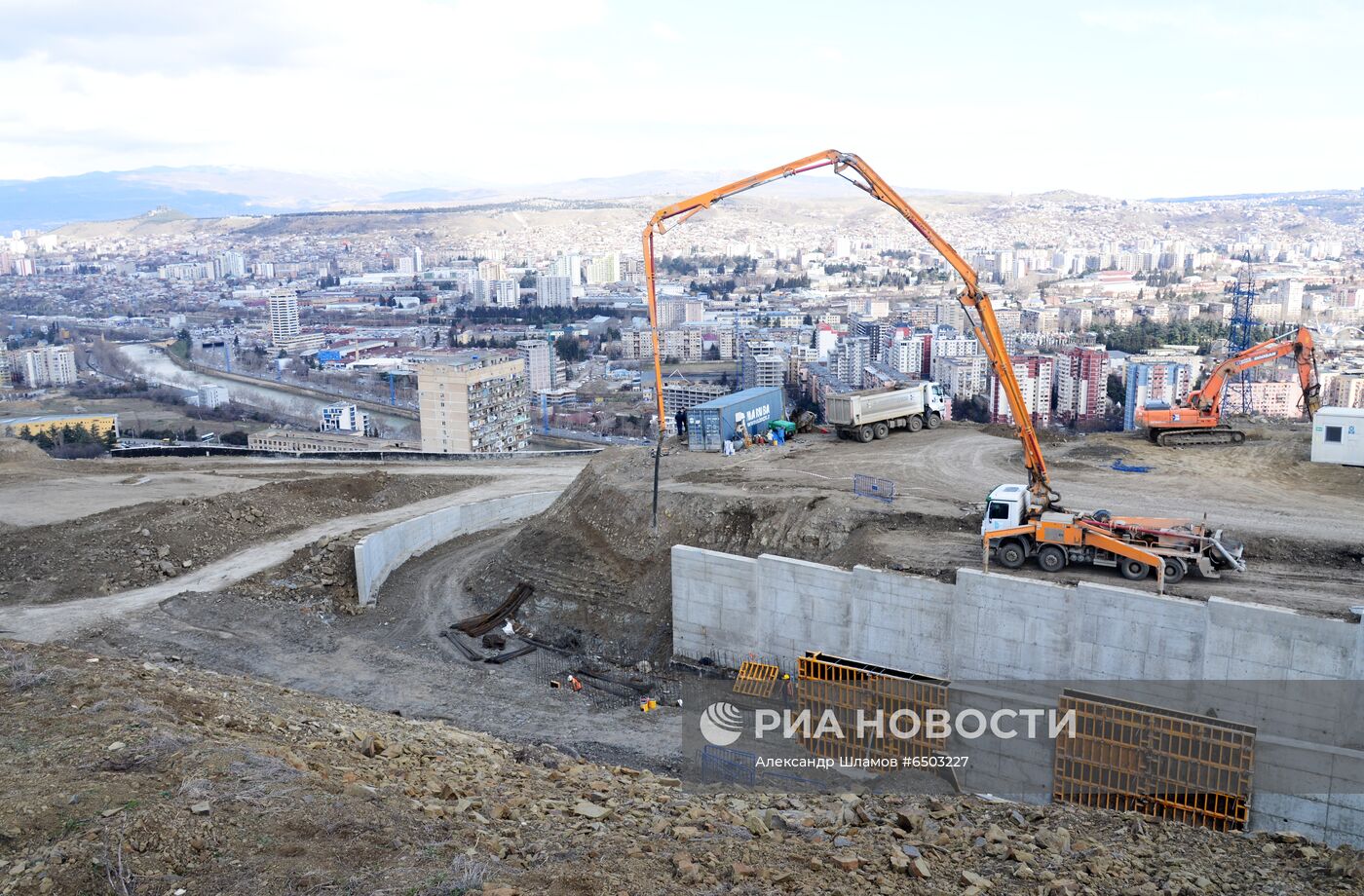 В Тбилиси может произойти крупный оползень