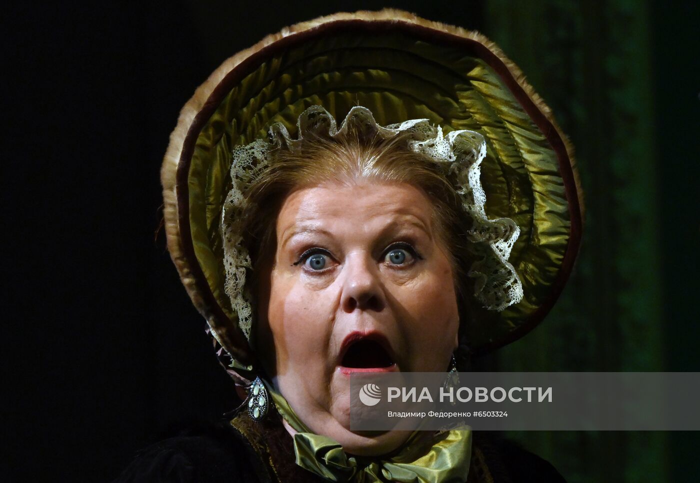 Спектакль "Мертвые души" в Малом театре