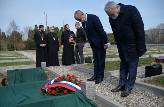 Церемония захоронения останков солдат Красной армии в Польше