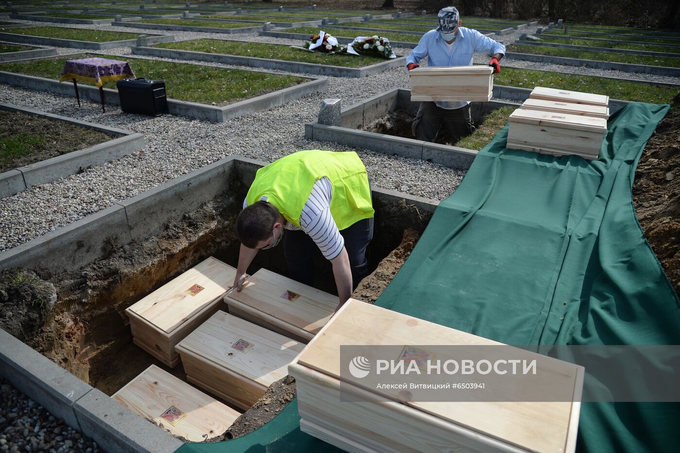 Церемония захоронения останков солдат Красной армии в Польше