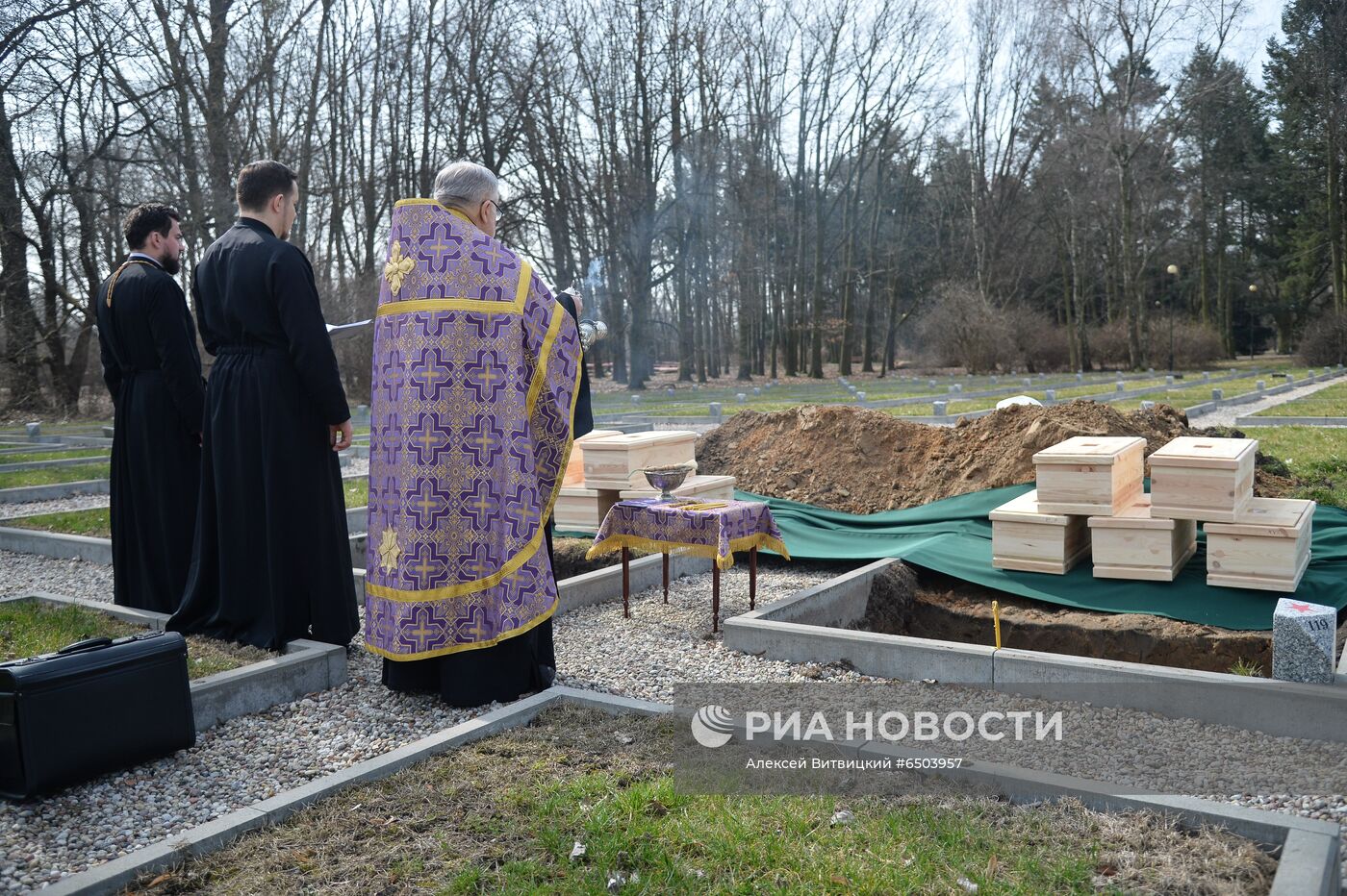 Церемония захоронения останков солдат Красной армии в Польше