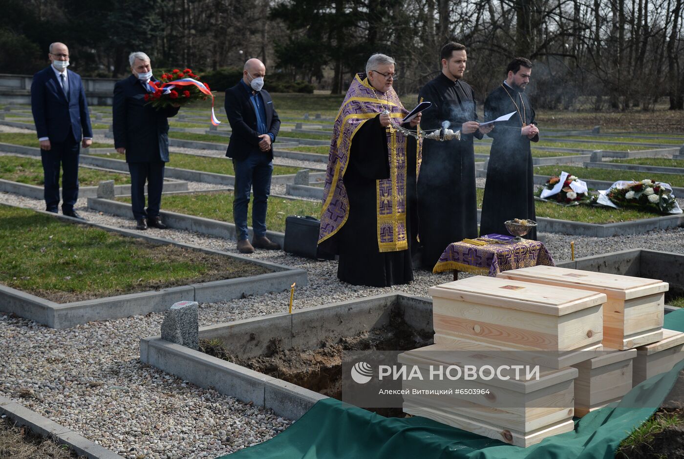 Церемония захоронения останков солдат Красной армии в Польше