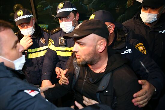 Акция протеста против В. Познера в Грузии