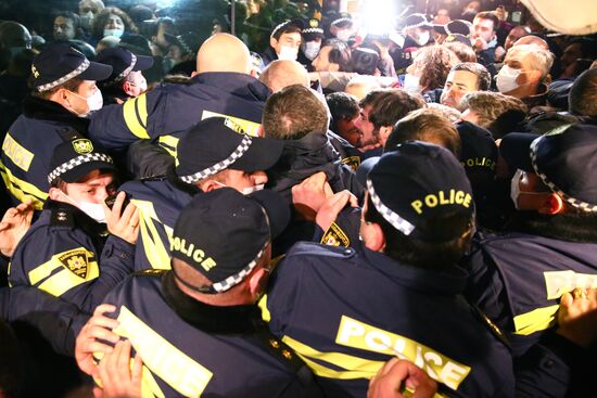 Акция протеста против В. Познера в Грузии