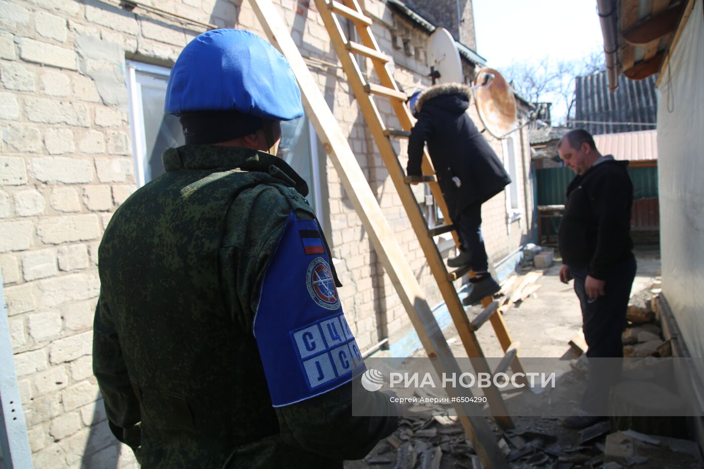 Последствия обстрела в Донецкой области