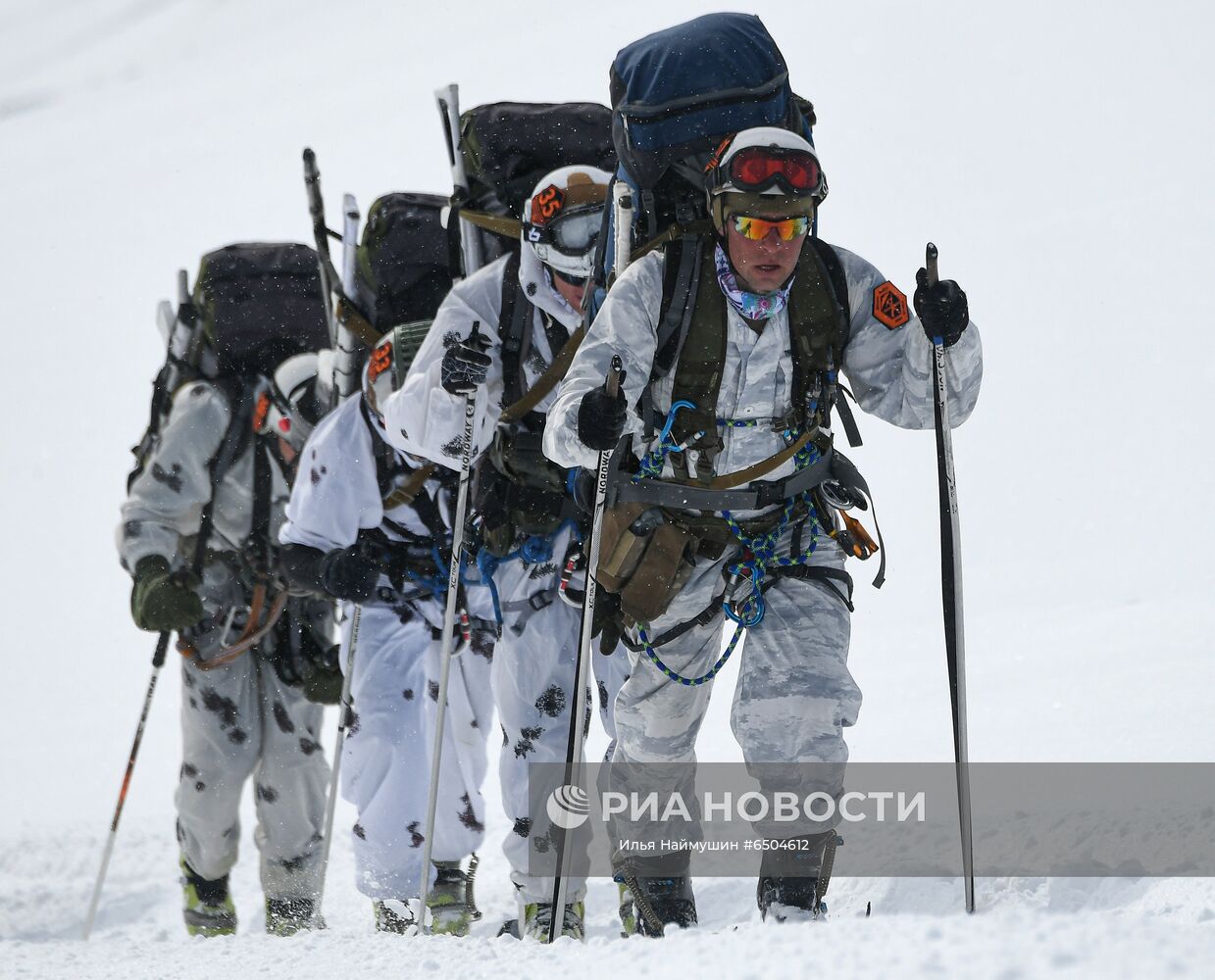 Всеармейский конкурс по ски-альпинизму "Саянский марш" в Красноярском крае