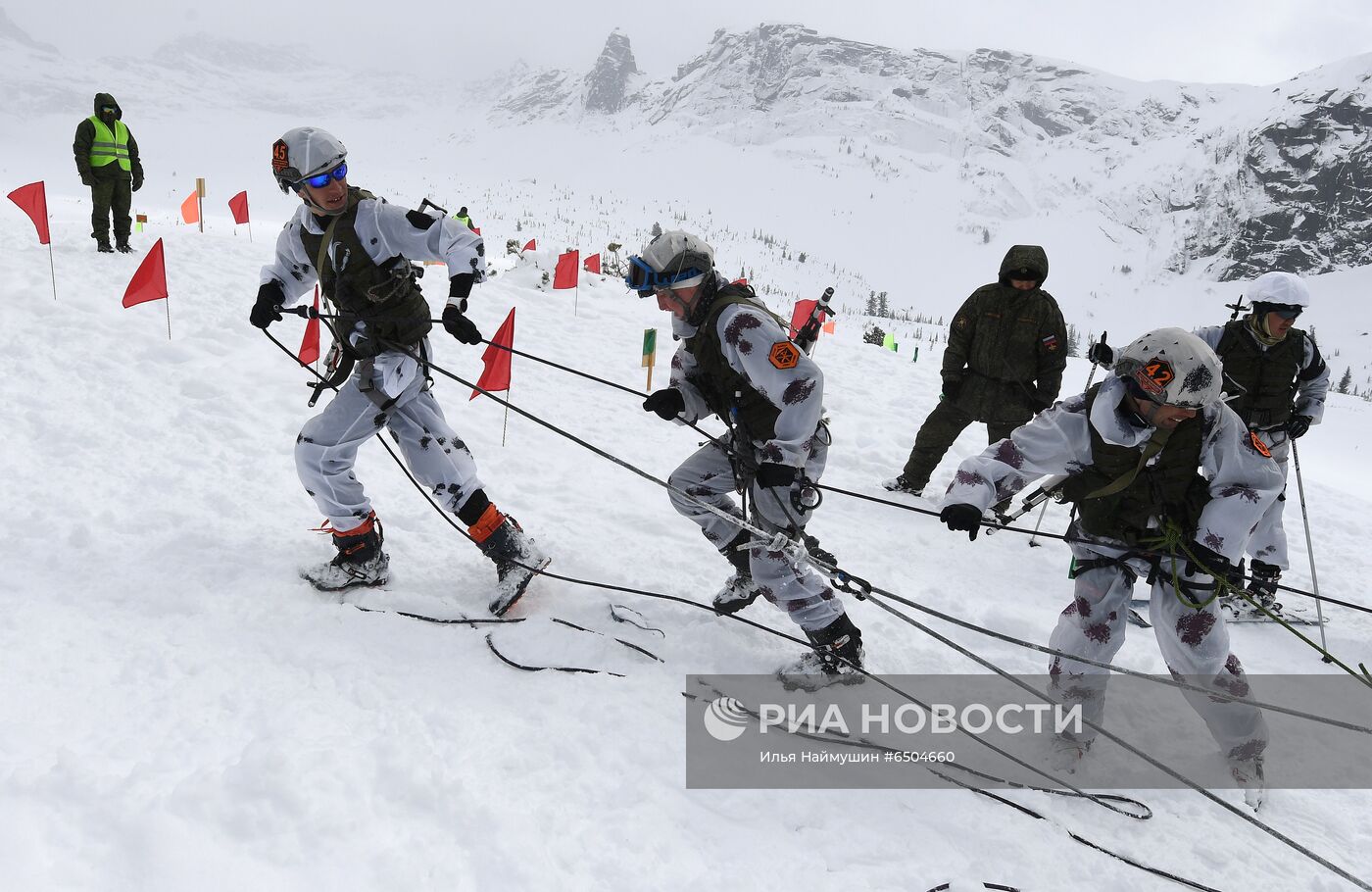 Всеармейский конкурс по ски-альпинизму "Саянский марш" в Красноярском крае
