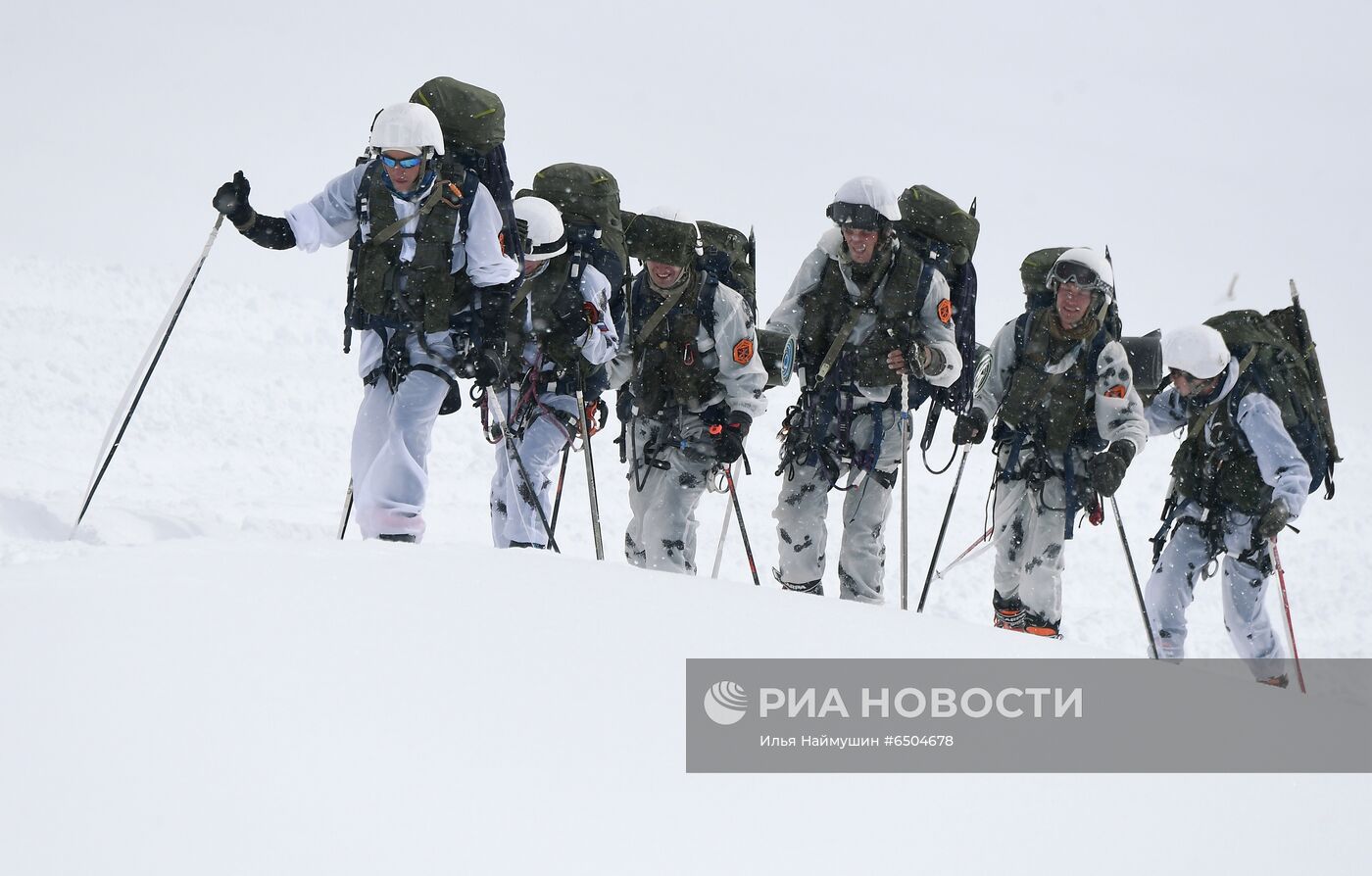 Всеармейский конкурс по ски-альпинизму "Саянский марш" в Красноярском крае