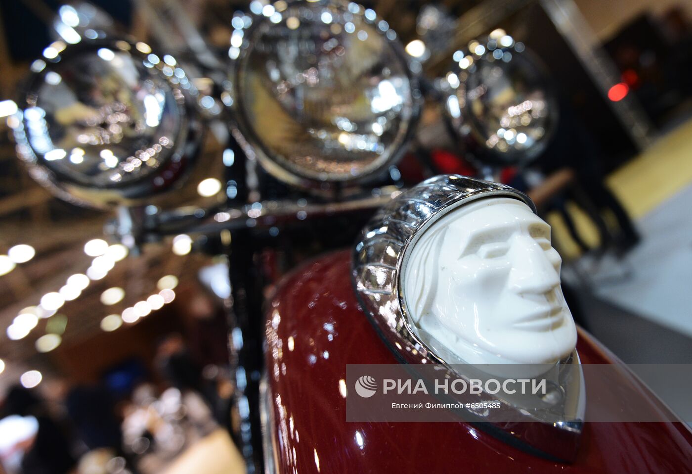 Мотоцикл Indian Chief Black Hawk (1950) на выставке гоночной индустрии MotorsportExpo 2021 в выставочном комплексе "Экспоцентр" в Москве. Место: Россия, Москва. Автор: Евгений Филиппов/РИА Новости. Выставка MotorsportExpo 2021