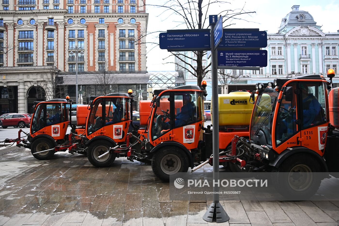 Промывка дорог с шампунем в Москве