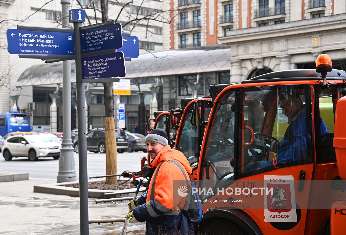 Промывка дорог с шампунем в Москве