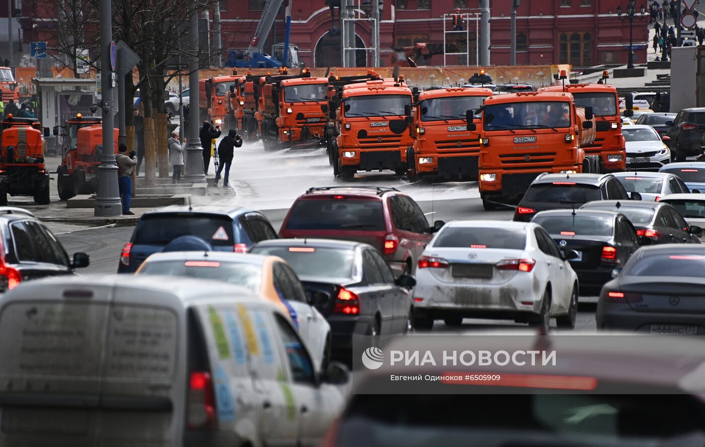 Промывка дорог с шампунем в Москве