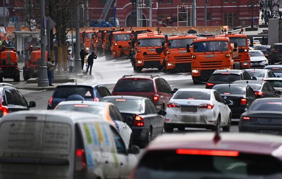 Промывка дорог с шампунем в Москве