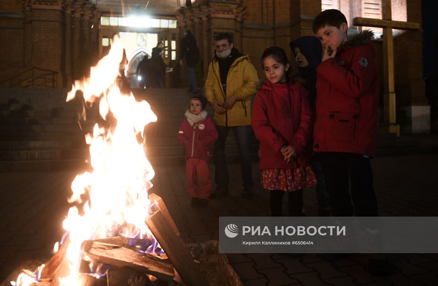 Празднование католической Пасхи в России