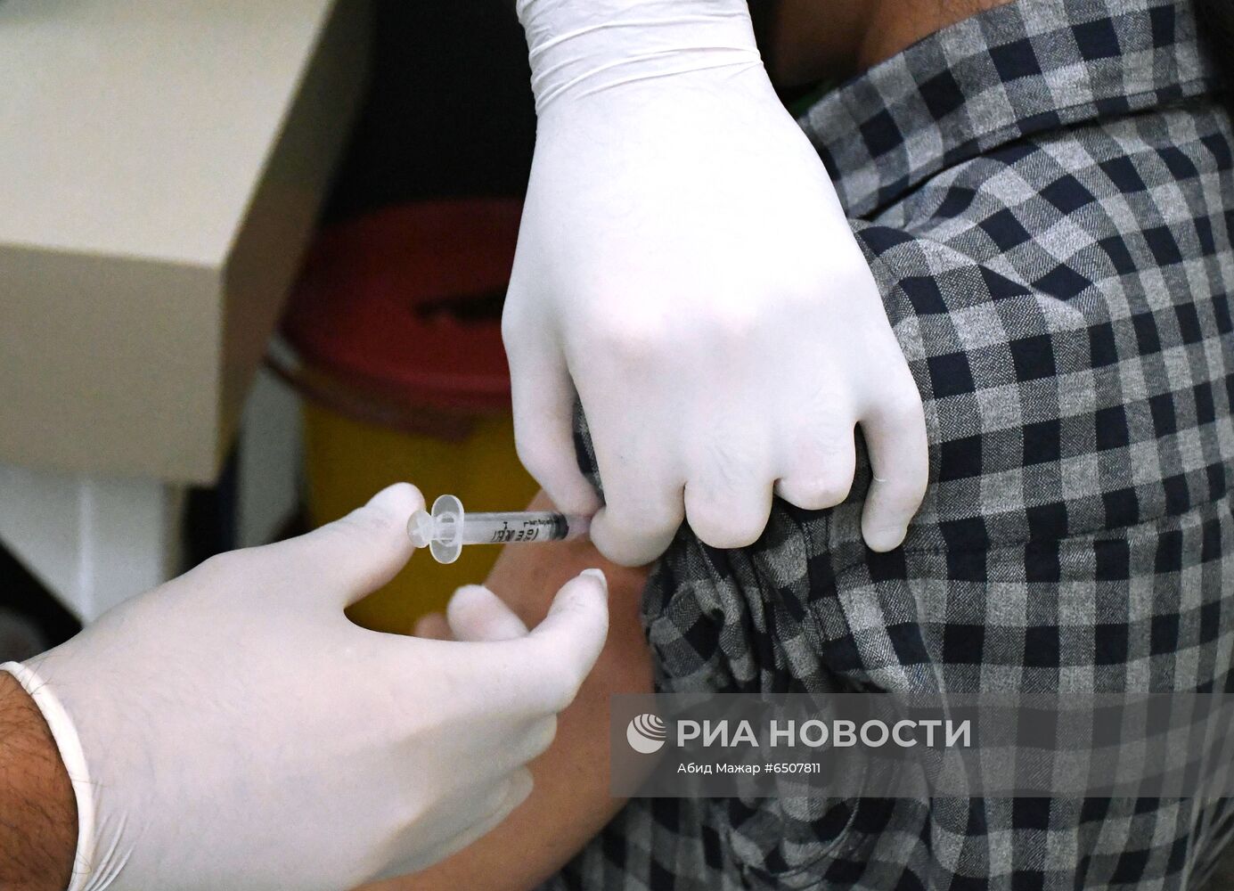 Вакцинация Спутником V в Пакистане