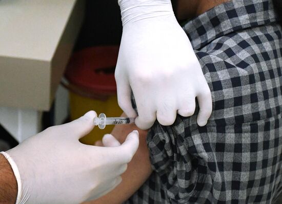 Вакцинация Спутником V в Пакистане 