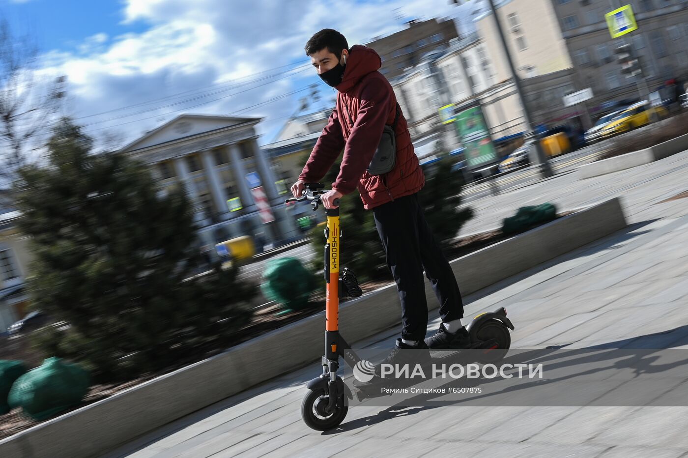 Начало сезона проката электросамокатов в Москве