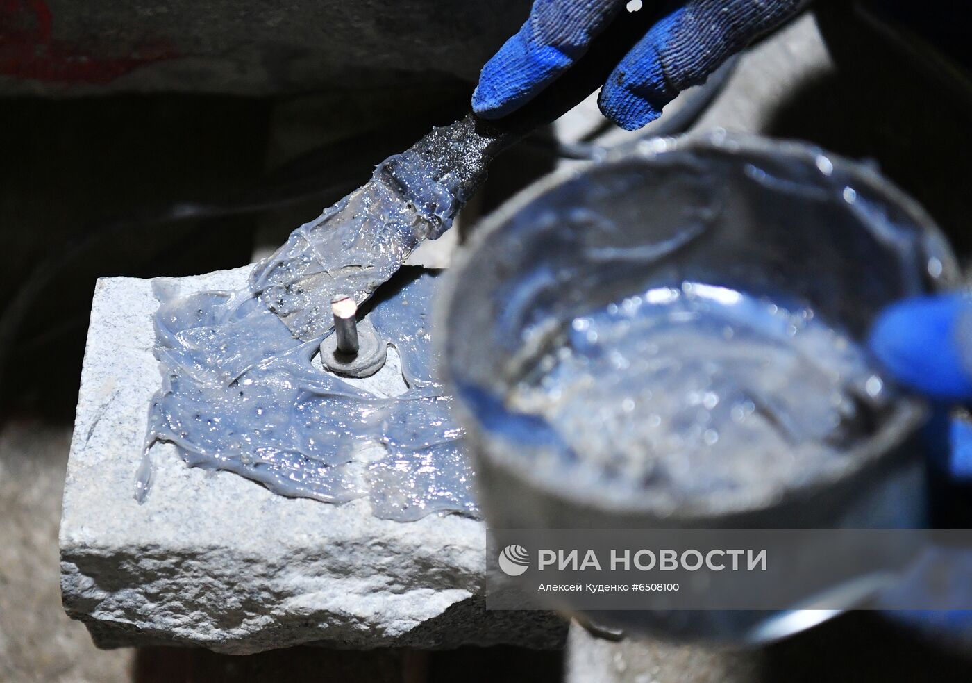 Реставрация чугунных ограждений и гранита с Большого Каменного моста