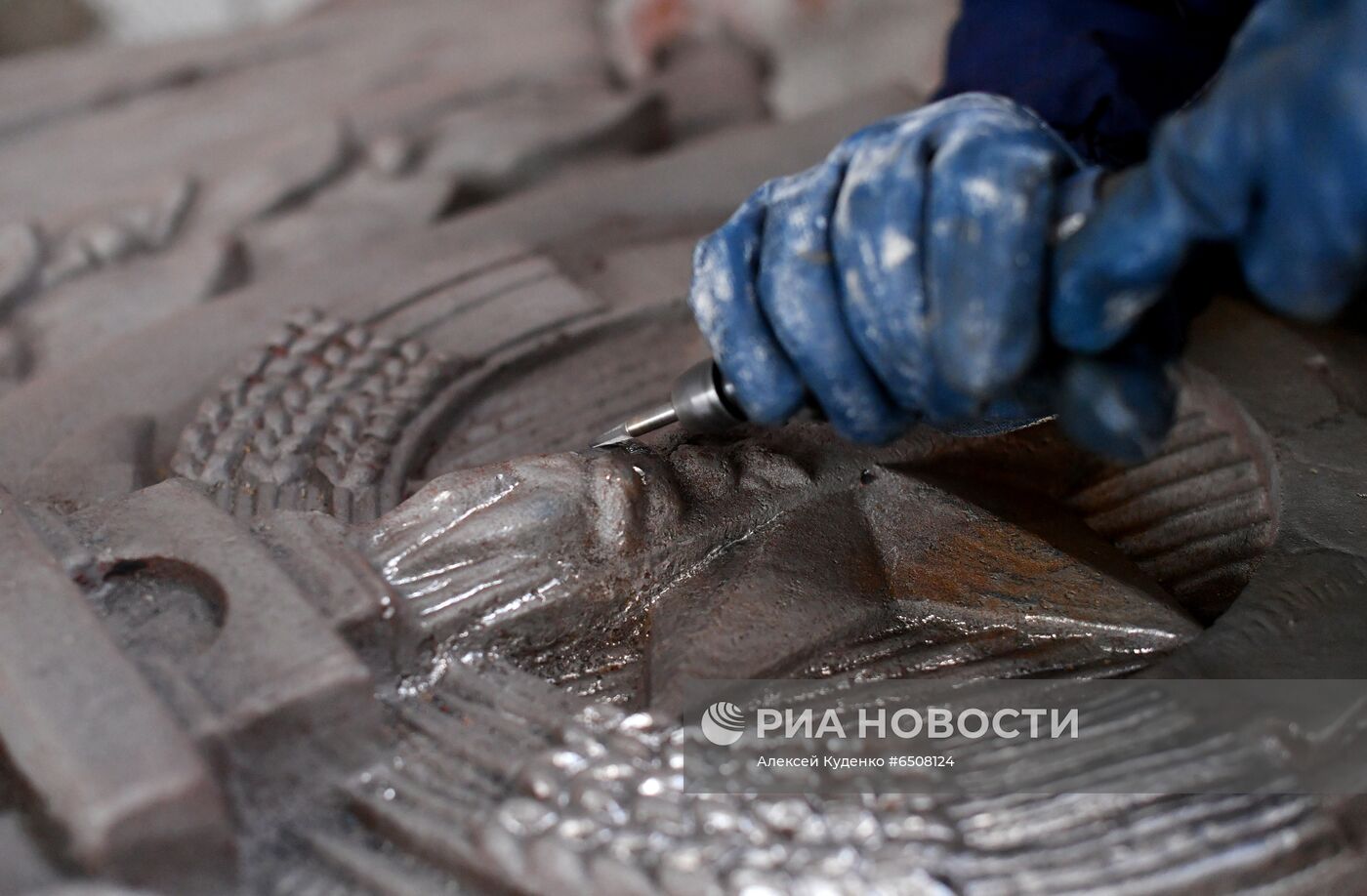 Реставрация чугунных ограждений и гранита с Большого Каменного моста