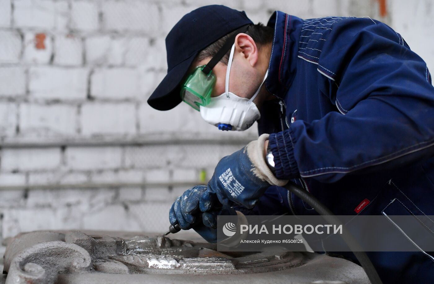 Реставрация чугунных ограждений и гранита с Большого Каменного моста